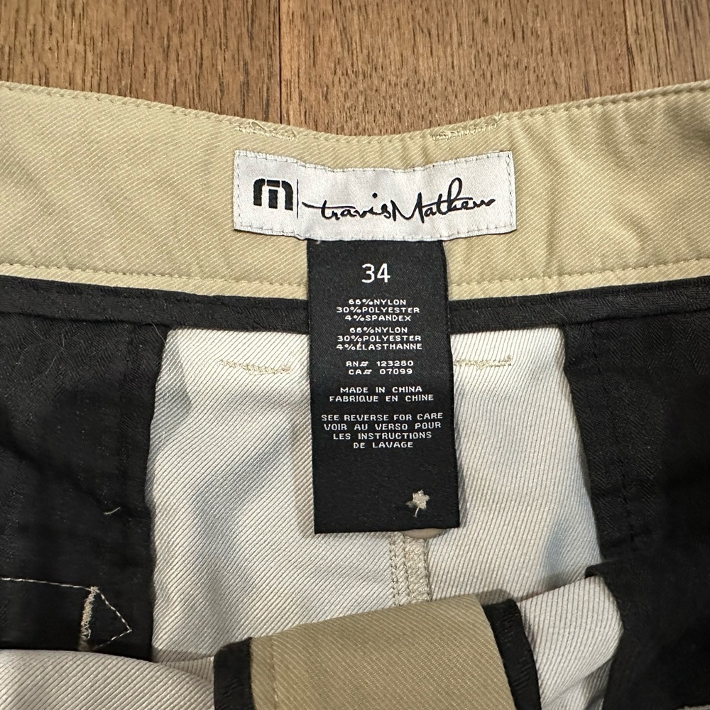 Travis Matthew shorts khaki size 34